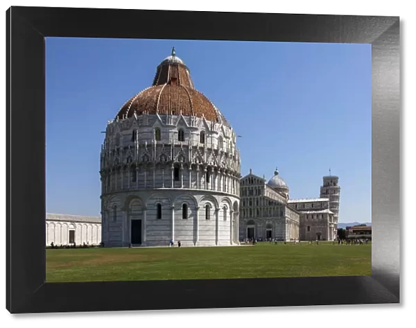 The Baptistery, Duomo and Leaning Tower, Piazza dei Miracoli, UNESCO World Heritage Site, Pisa, Tuscany, Italy, Europe