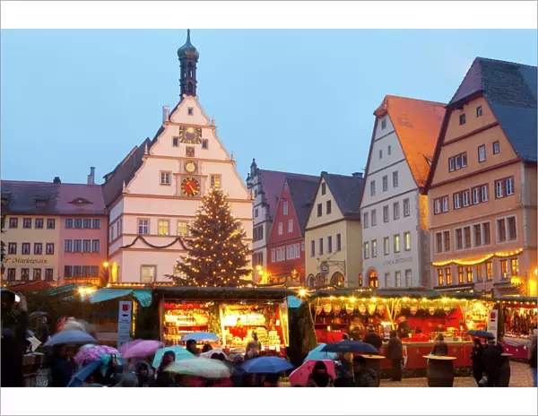 Christmas Market, Rothenburg ob der Tauber, Bavaria, Germany, Europe