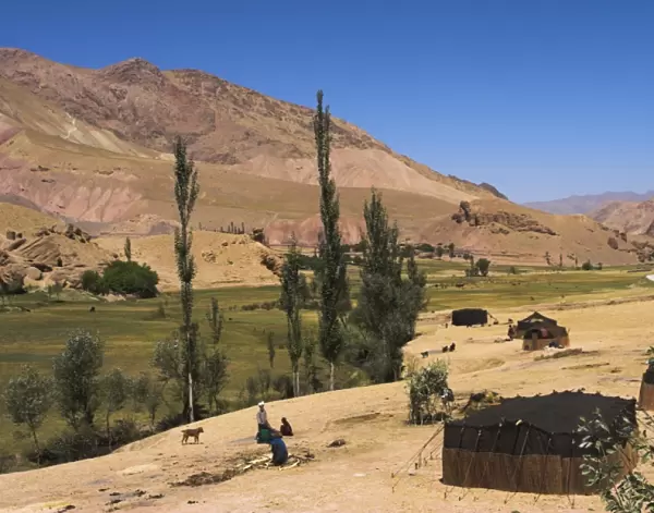 Aimaq nomad yurts near Pal-Kotal-i-Guk, between Chakhcharan and Jam, Afghanistan, Asia