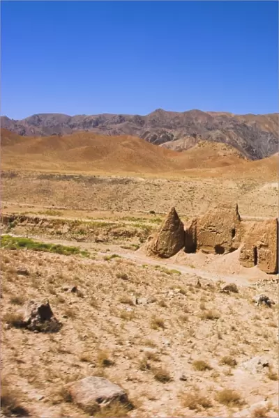 Ruined building, between Jam and Chist-I-Sharif, Ghor (Ghowr) province, Afghanistan, Asia