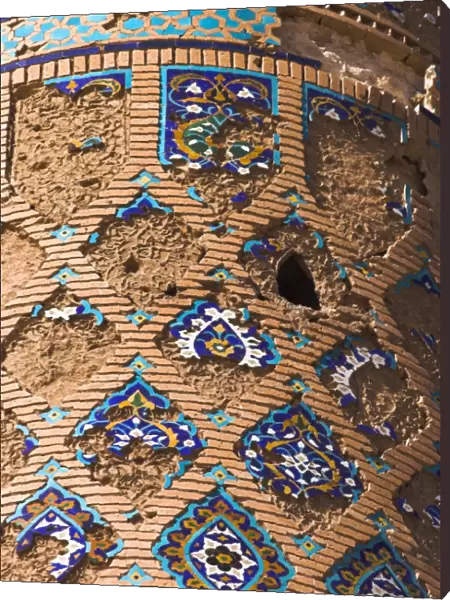 Tilework and mortar hole on minaret beside Gaur Sahds mausoleum, The Mousallah Complex
