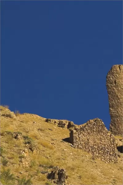 Tower with approximately 82 courses of bricks still standing, Qasr Zarafshan to the north