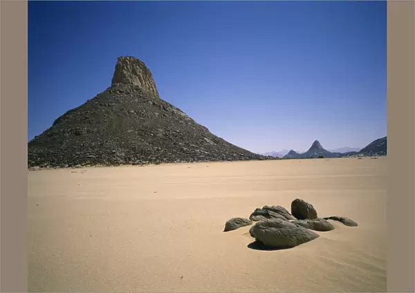 Tidikmat Mountains, Algeria, North Africa, Africa