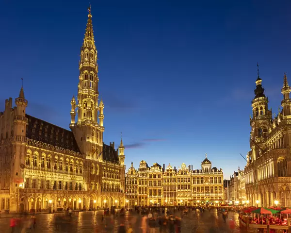 Grand Place and Brussels Hotel de Ville (Town Hall) at night, UNESCO World Heritage Site