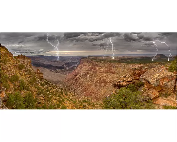 Grand Canyon from the Desert View Trail a mile east of the historic Watch Tower with