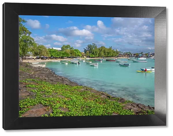 View of Grand Baie and turquoise Indian Ocean on sunny day, Mauritius, Indian Ocean, Africa
