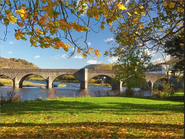 River Wye and Bridge, Builth Wells, Powys, Wales, United Kingdom, Europe