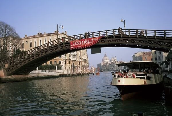 Accademia Bridge and vaporetti