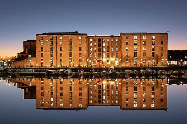 The Albert Dock at night, Albert Dock, Liverpool Waterfront, Liverpool, Merseyside, England, United Kingdom, Europe