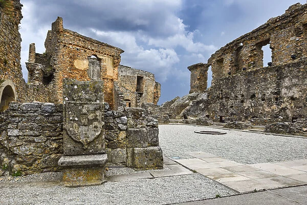 Castle, Inner courtyard, Castelo Rodrigo village, Serra da Estrela, Beira Alta, Portugal, Europe