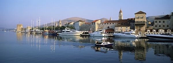 City walls and the Kamerlengo fortress, Trogir, UNESCO World Heritage Site