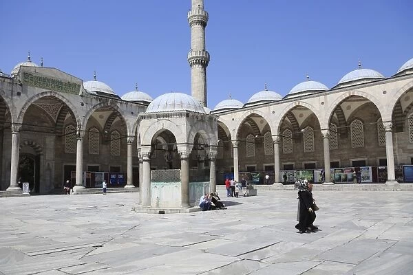Courtyard, Blue Mosque (Sultan Ahmed Mosque) (Sultan Ahmet Mosque) (Sultanahmet Camii)