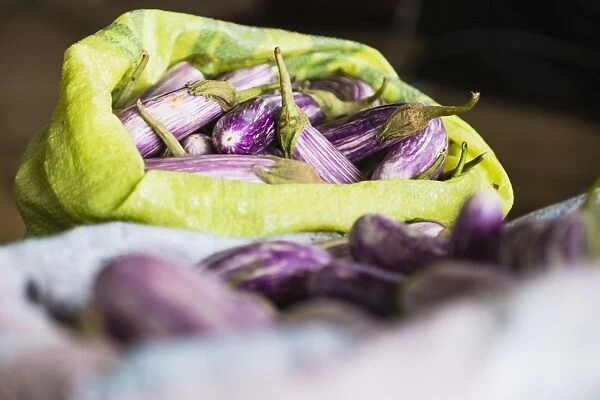 Dambulla vegetable market, purple vegetable known as Brinjal for sale, Dambulla, Central Province, Sri Lanka, Asia