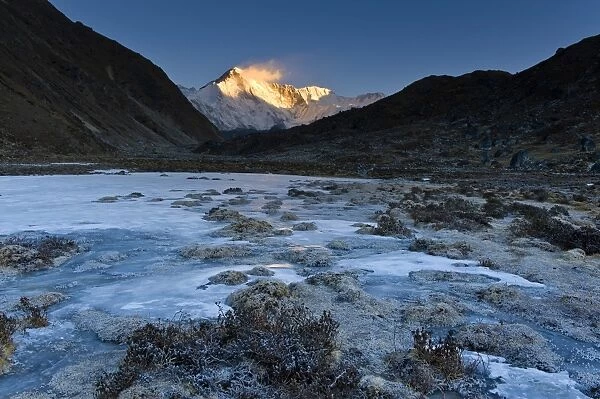 Dudh Pokhari Lake, view towards Cho Oyu, Gokyo, Solu Khumbu (Everest) Region, Nepal, Himalayas, Asia