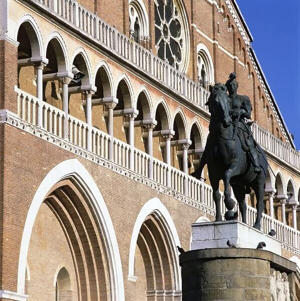Facade of Il Santo (Basilica di San Antonio) with Donatello`s Monument to Gattamelata, Padua, Veneto, Italy, Europe