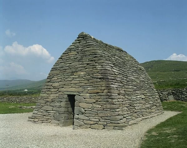 Gallarus Oratory, dating from the 9th century, Dingle, County Kerry, Munster