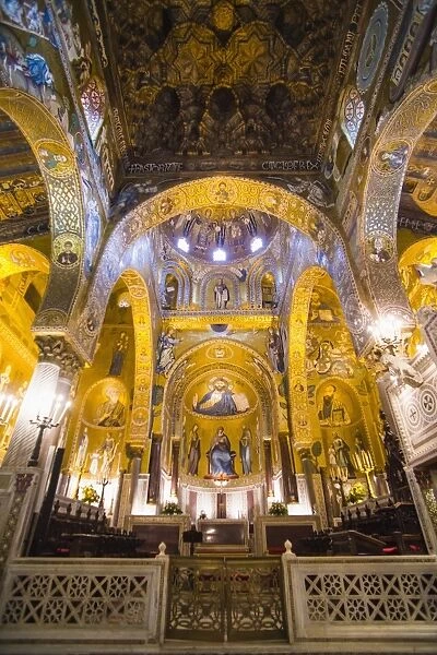 Gold mosaics in the Palatine Chapel (Royal Chapel) at the Royal Palace of Palermo (Palazzo Reale), Palermo, Sicily, Italy, Europe