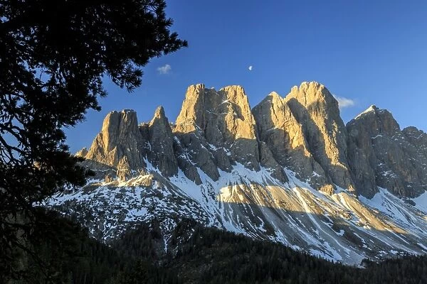 The group of Odle and its peaks at sunrise, St. Magdalena, Funes Valley, South Tyrol