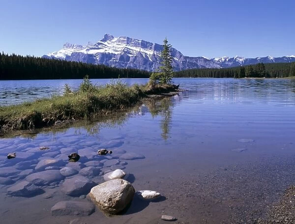 Two Jack Lake with Mount Rundle beyond, Banff National Park, UNESCO World Heritage Site