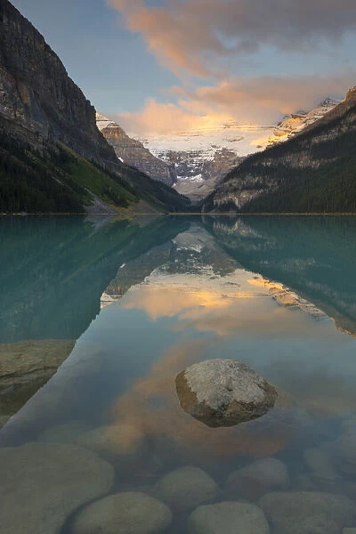 Lake Louise at Sunrise, Banff National Park, UNESCO World Heritage Site, Alberta, Canadies Rockies, Canada, North America