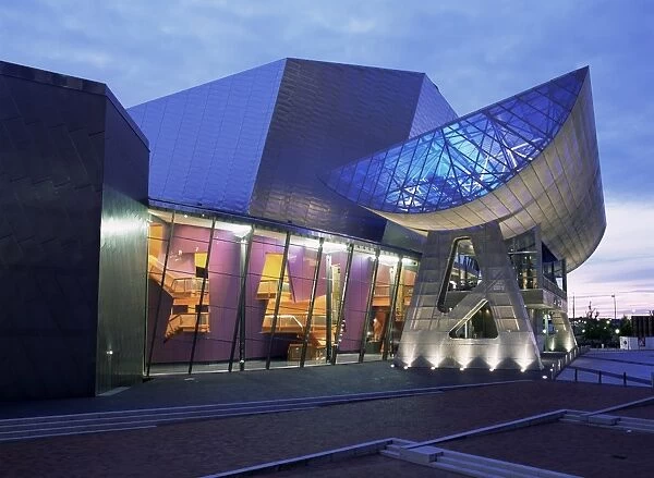 The Lowry Gallery at dusk, Salford, Manchester, England, United Kingdom, Europe