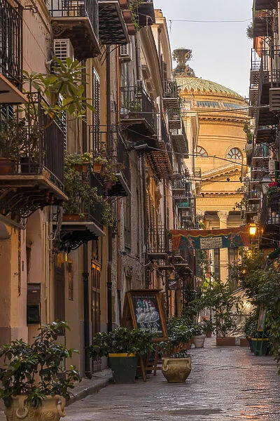 The Massimo Theatre (Teatro Massimo) seen from an alley, Palermo, Sicily, Italy, Europe