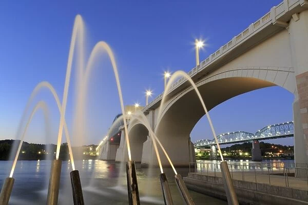 Rosss Landing Fountain and Market Street Bridge, Chattanooga, Tennessee, United States of America, North America