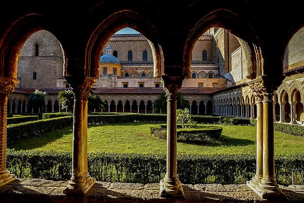 Santa Maria Nuova Cathedral cloister, Monreale, Sicily, Italy, Europe