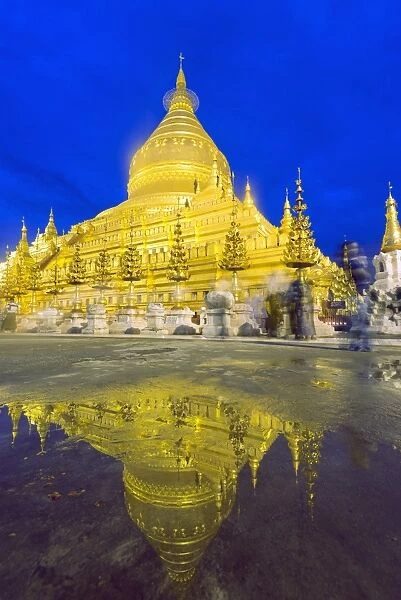 Shwezigon Paya, Bagan (Pagan), Myanmar (Burma), Asia