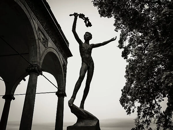 Socha Vitezstvi (Statue of Victory) bronze statue, Queen Anne's Summer Palace, Prague, Czechia (Czech Republic), Europe