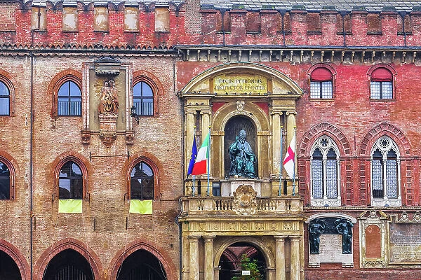 Town Hall facade, Palazzo d'Accursio, 14th century, Bologna, Emilia Romagna, Italy, Europe