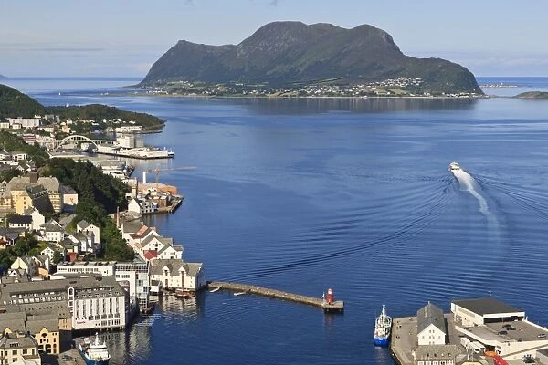 View from Aksla hill over Alesund harbour and out to the open sea, More og Romsdal, Norway, Scandinavia, Europe
