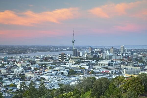View of Auckland from Mount Eden at sunset, Auckland, North Island, New Zealand, Pacific