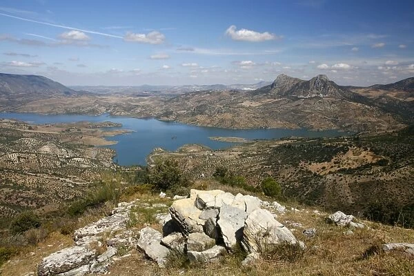 View over the Embalse de Zahara reservoir, Parque Natural Sierra de Grazalema, Andalucia, Spain, Europe