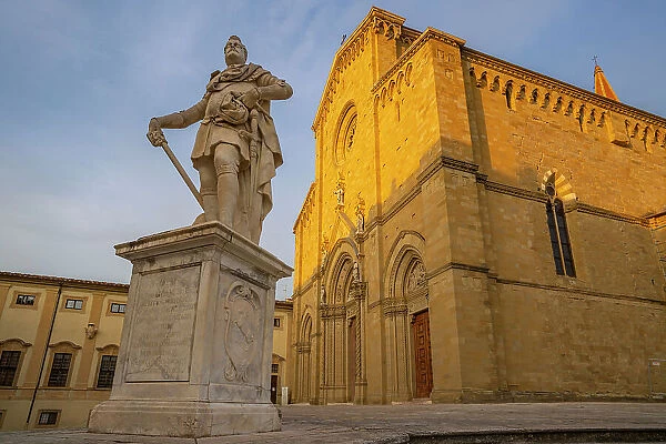 View of Ferdinando I de Medici statue and Arezzo Cathedral, Arezzo, Province of Arezzo, Tuscany, Italy, Europe