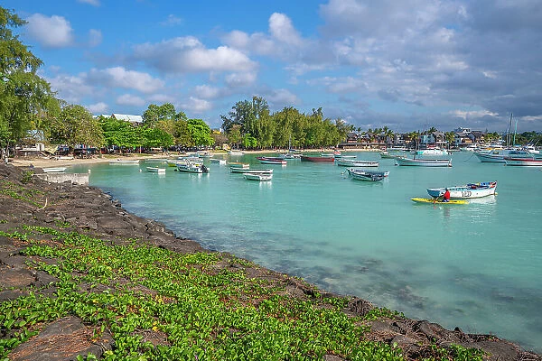 View of Grand Baie and turquoise Indian Ocean on sunny day, Mauritius, Indian Ocean, Africa