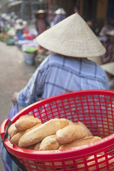 Women selling vegetables at market, Hoi An, Quang Nam, Vietnam, Indochina, Southeast Asia, Asia