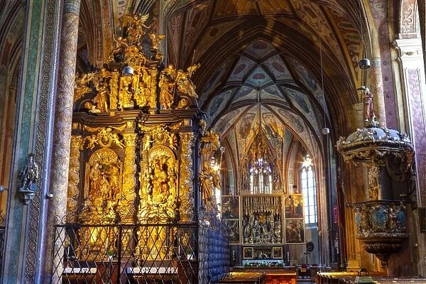 The wonderfully ornate interior of St. Wolfgangs Parish Church, St. Wolfgang, Wolfgangsee, Flachgau, Upper Austria, Austria, Europe