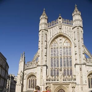 Buskers in front of Bath Abbey, Bath, Avon, England, United Kingdom, Europe