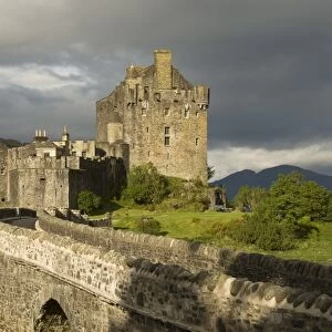 Eilean Donnan Castle, near Dornie, Highlands, Scotland, United Kingdom, Europe