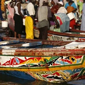 Fishermen returning at Mbour harbour, Mbour, Thies, Senegal, West Africa, Africa