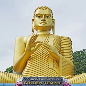 Golden Temple and Golden Temple Buddhist Museum, UNESCO World Heritage Site, Dambulla, North Central Province, Sri Lanka, Asia