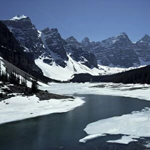 Lake Morraine, Banff National Park, UNESCO World Heritage Site, Alberta