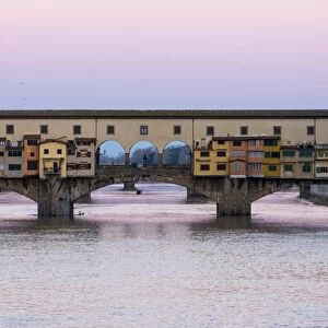 Ponte Vecchio at sunrise, UNESCO World Heritage Site, Florence, Tuscany, Italy, Europe