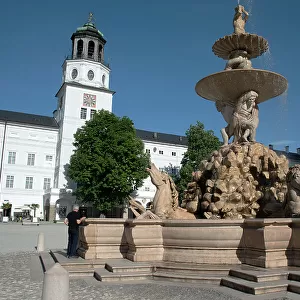 Residenzbrunnen (Residence Fountain), Altstadt, Salzburg, Austria, Europe
