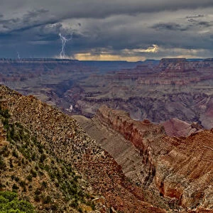 View of the Grand Canyon west of Navajo Point with a storm rolling in from the west
