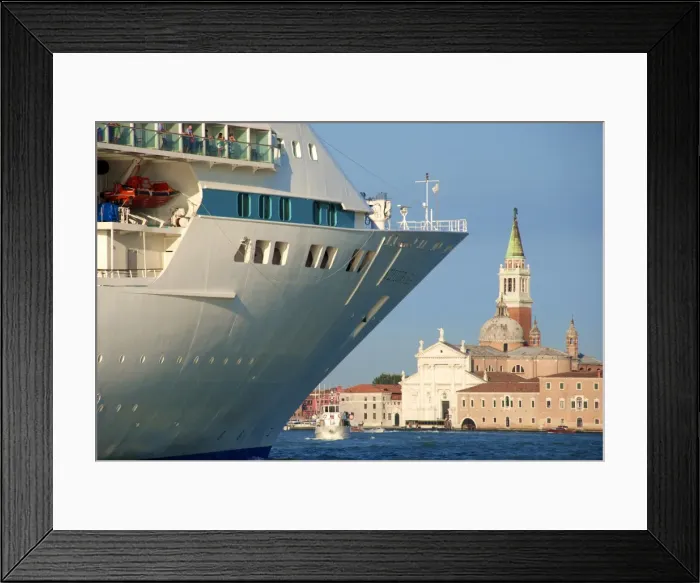 Framed Print : Tourist cruise liner and vaporetto sailing on Bacino di San Marco, Venice, UNESCO World Heritage Site, Veneto, Italy, Europe Framed Print : Tourist cruise liner and vaporetto sailing on Bacino di San Marco, Venice, UNESCO World Heritage Site, Veneto, Italy, Europe
