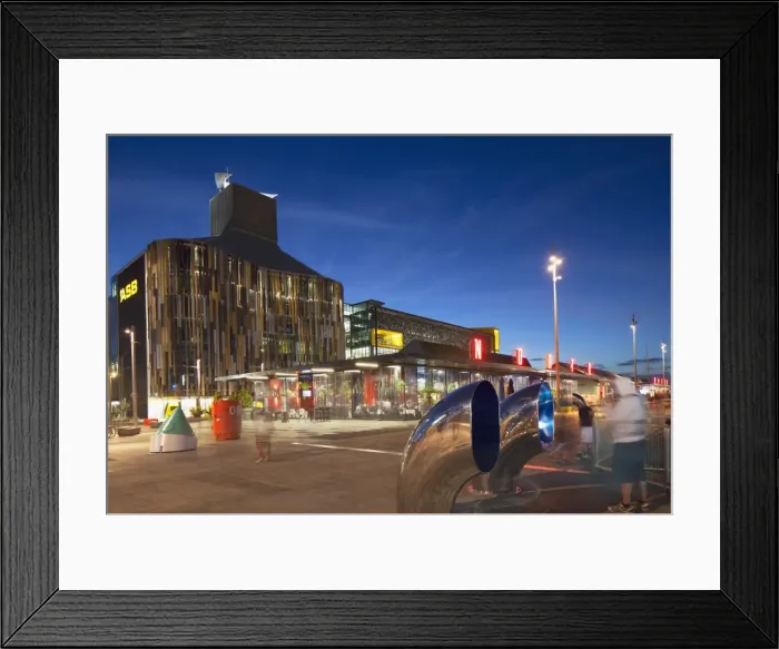 Framed Print : Bars and restaurants on North Wharf in Wynyard Quarter, Auckland, North Island, New Zealand, Pacific Framed Print : Bars and restaurants on North Wharf in Wynyard Quarter, Auckland, North Island, New Zealand, Pacific