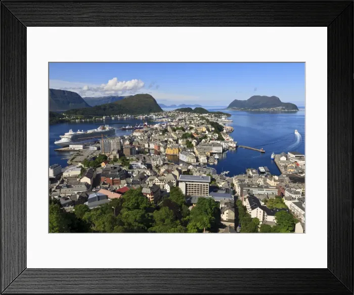 Framed Print : View from Aksla hill over Alesund, More og Romsdal, Norway, Scandinavia, Europe Framed Print : View from Aksla hill over Alesund, More og Romsdal, Norway, Scandinavia, Europe