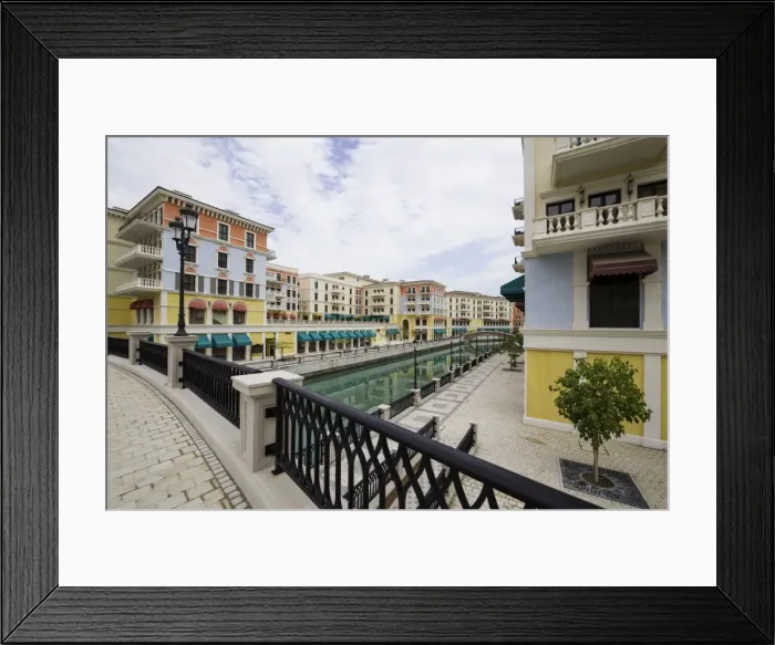 Framed Print : The new Pearl property development in Doha, Qatar, Middle East Framed Print : The new Pearl property development in Doha, Qatar, Middle East
